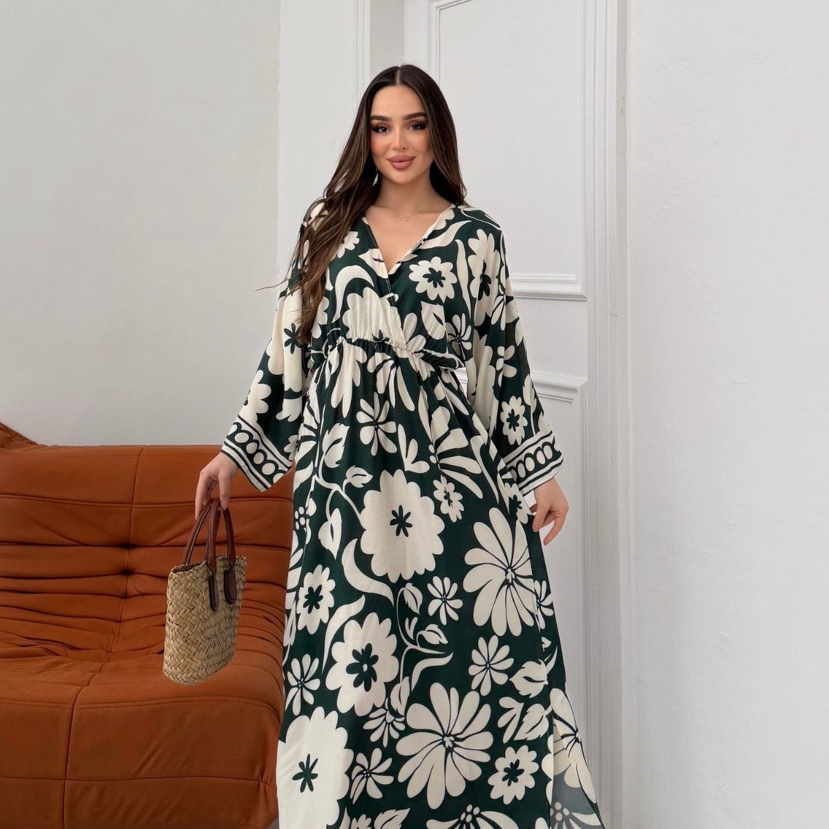 Desenli Yırtmaç Detaylı Beli Lastikli Uzun Elbise