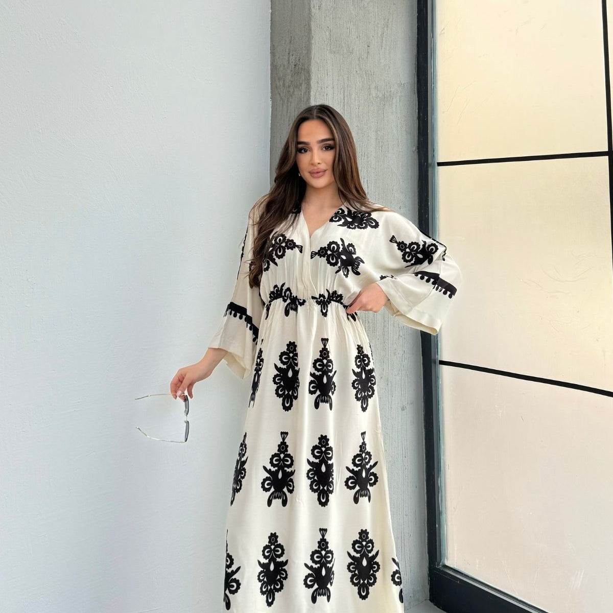 Etnik Desenli Viskon Uzun Kollu Beyaz Elbise