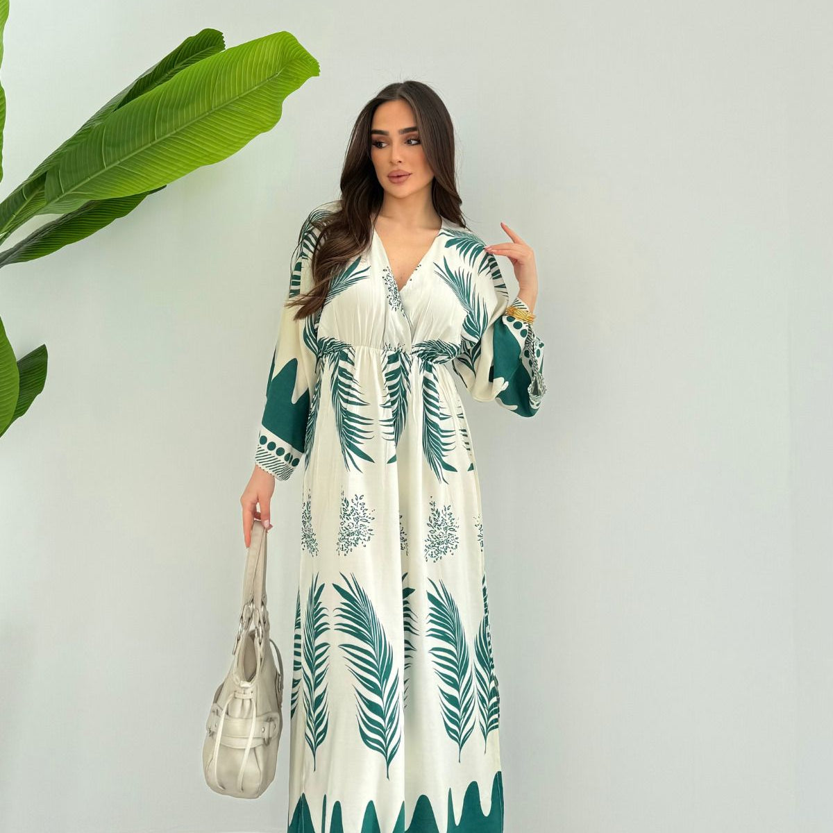 Yeşil Desenli Yırtmaç Detaylı Beli Lastikli Uzun Elbise