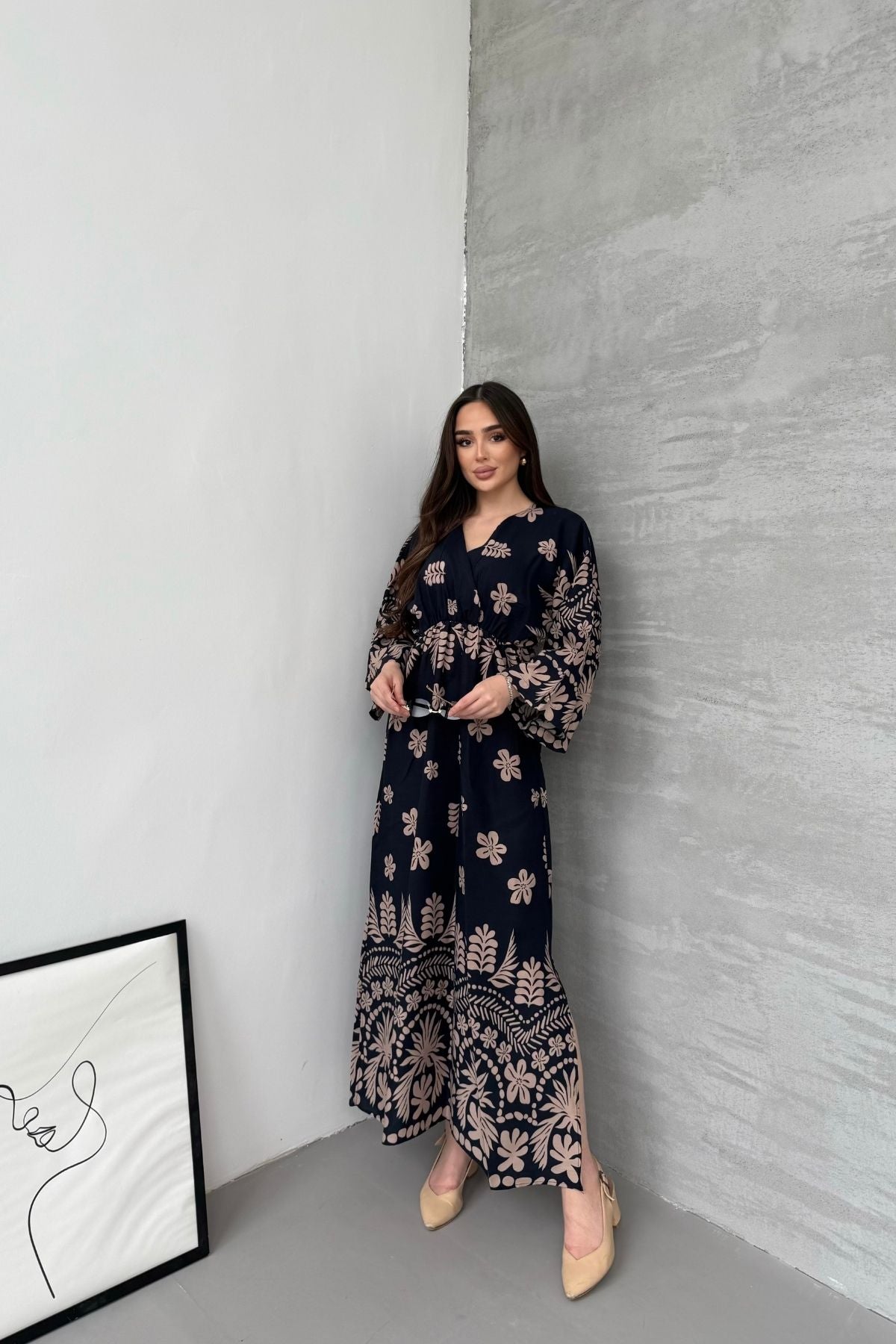 Çiçek Desenli Lacivert Uzun Kollu Elbise