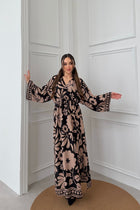 Desenli Yırtmaç Detaylı Beli Lastikli Uzun Elbise