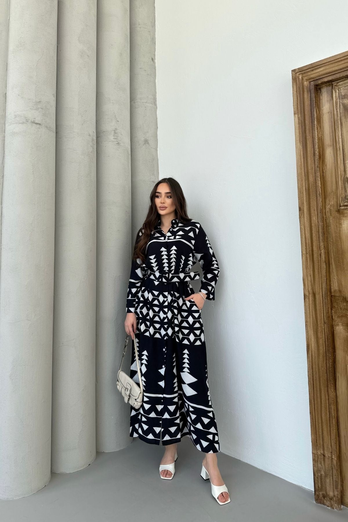 Kadın Etnik Desenli Siyah Uzun Kol, Kemerli Cepli, Uzun  Viskon Gömlek Elbise