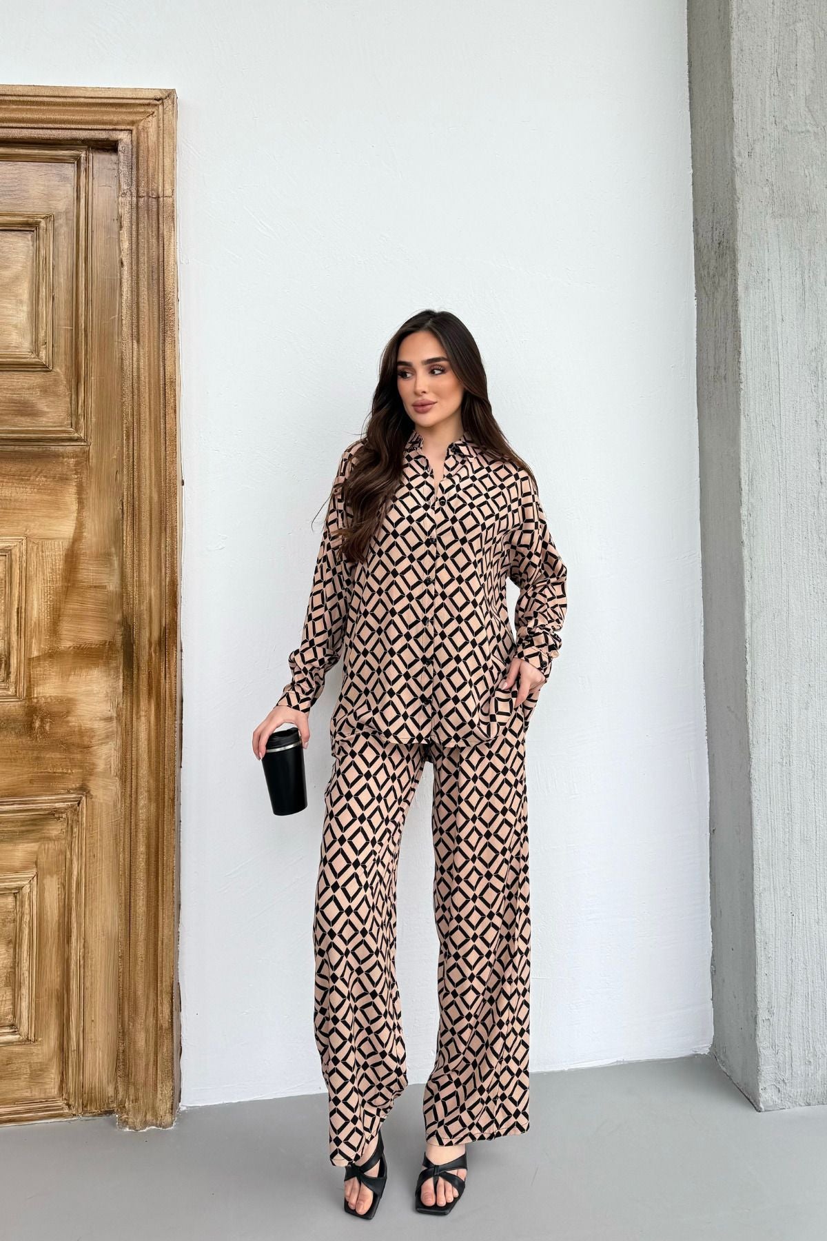 Kadın Krem Siyah Desenli Rahat Kalıp Keten Alt Üst Takım