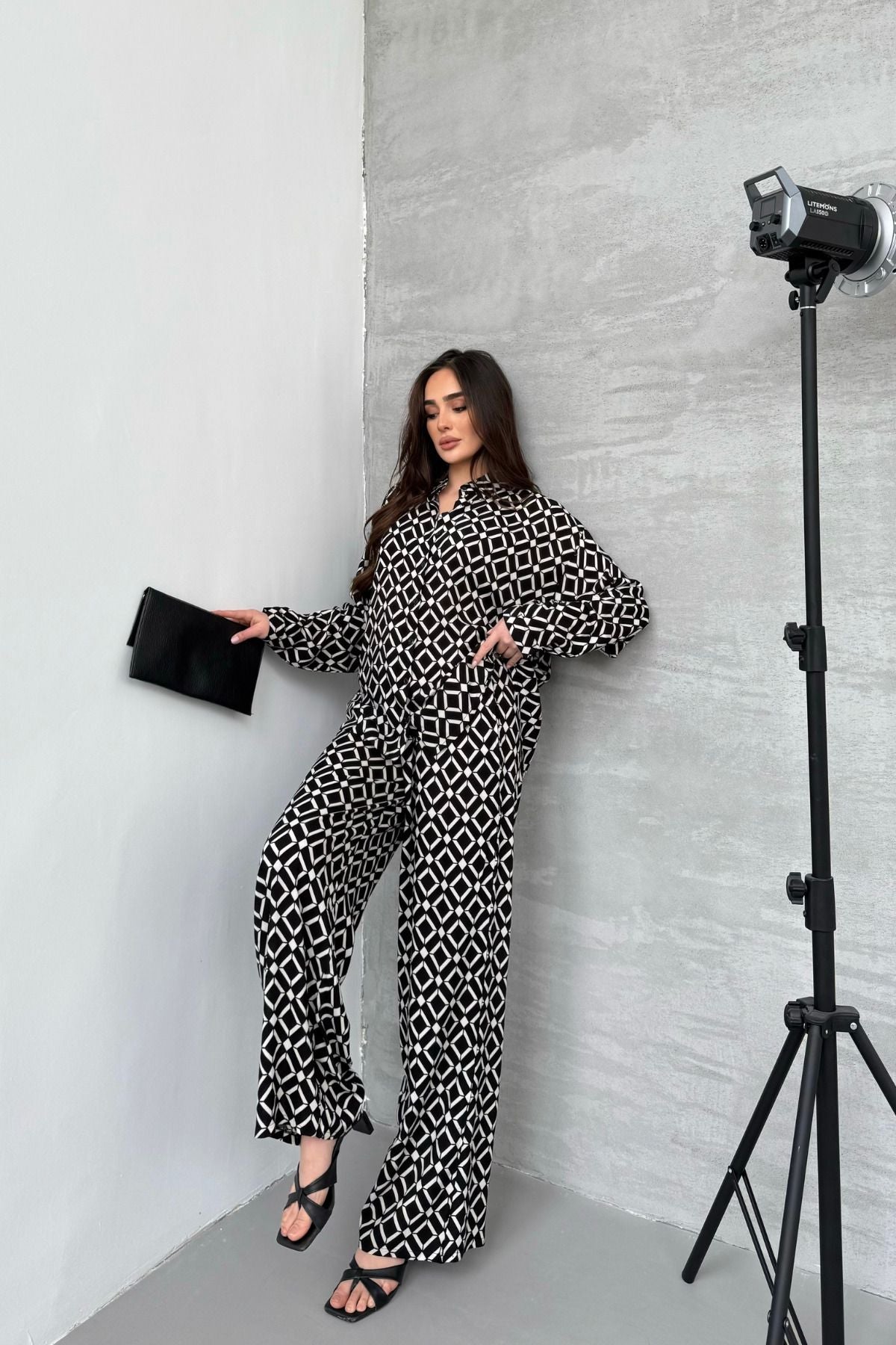 Kadın Siyah Beyaz Desenli Rahat Kalıp Keten Alt Üst Takım