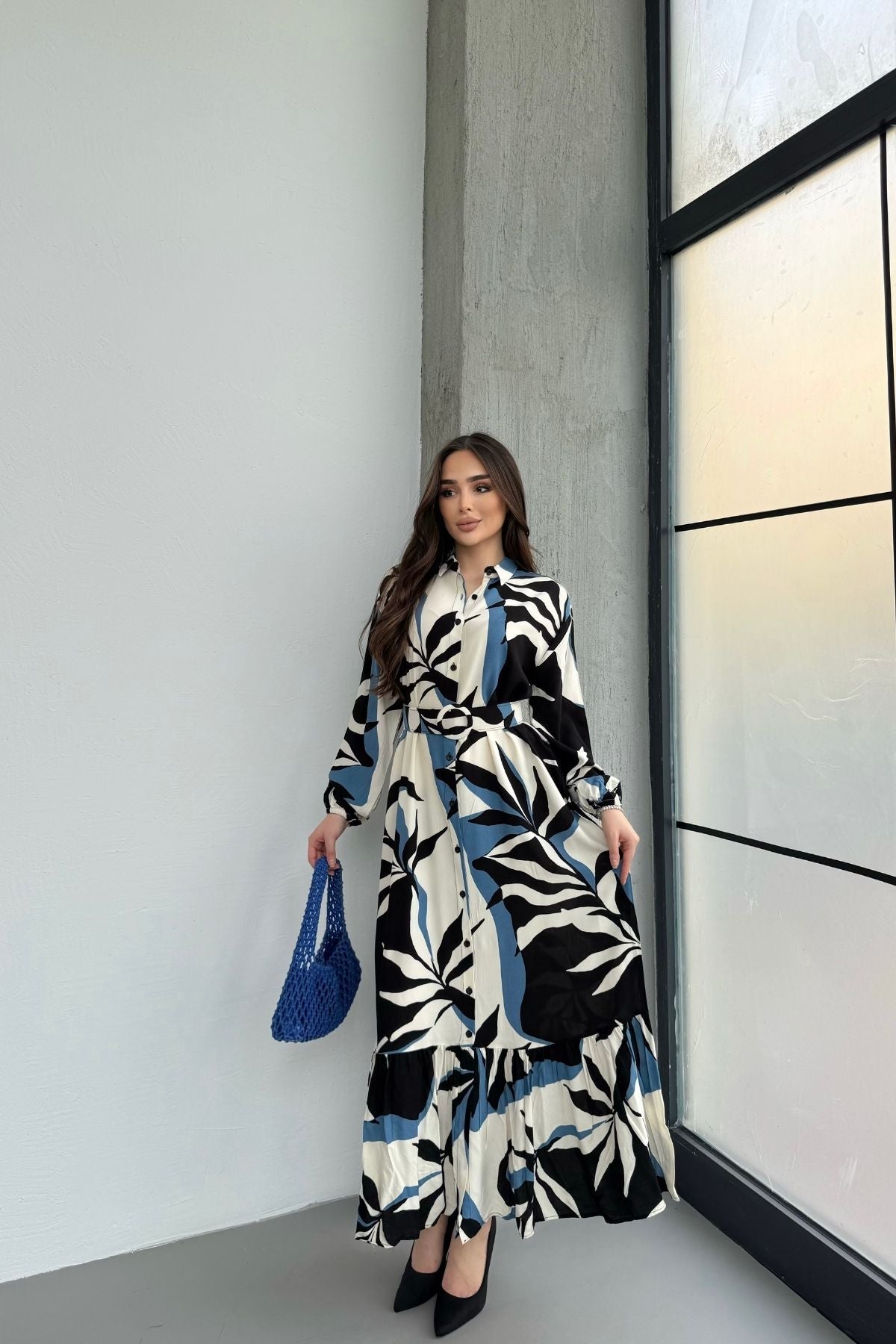 Kadın Siyah Mavi Desenli Uzun Kol, Kemerli, Uzun Viskon Gömlek Elbise