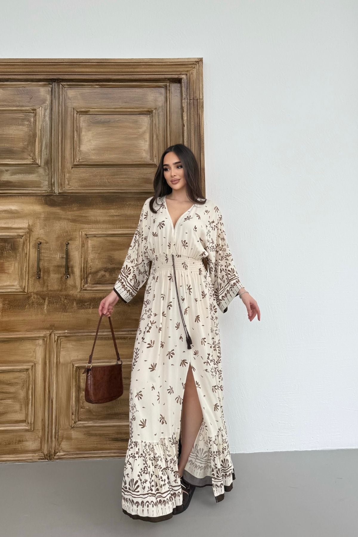 Kadın Kahve Desenli Beli Gipeli Uzun Yırtmaçlı Elbise