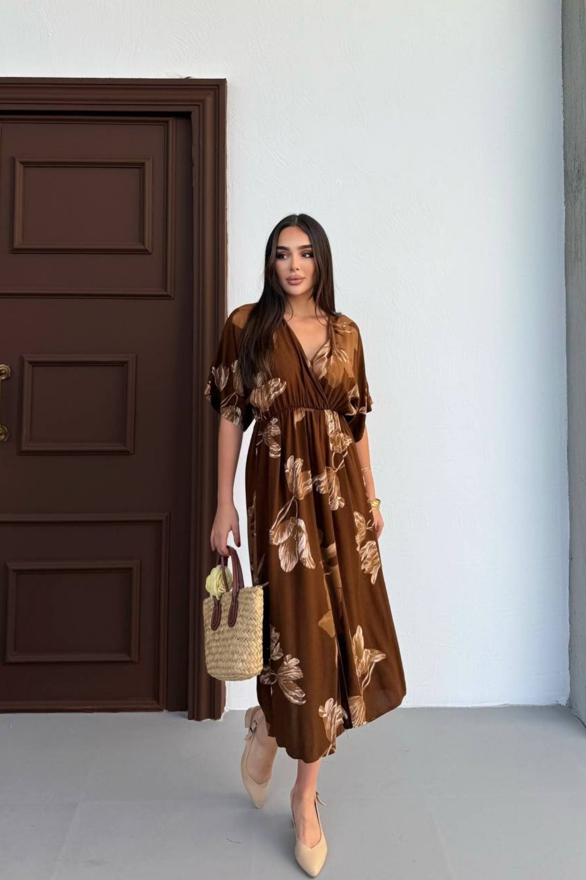 Kısa Kollu Beli Lastikli Desenli Midi Elbise