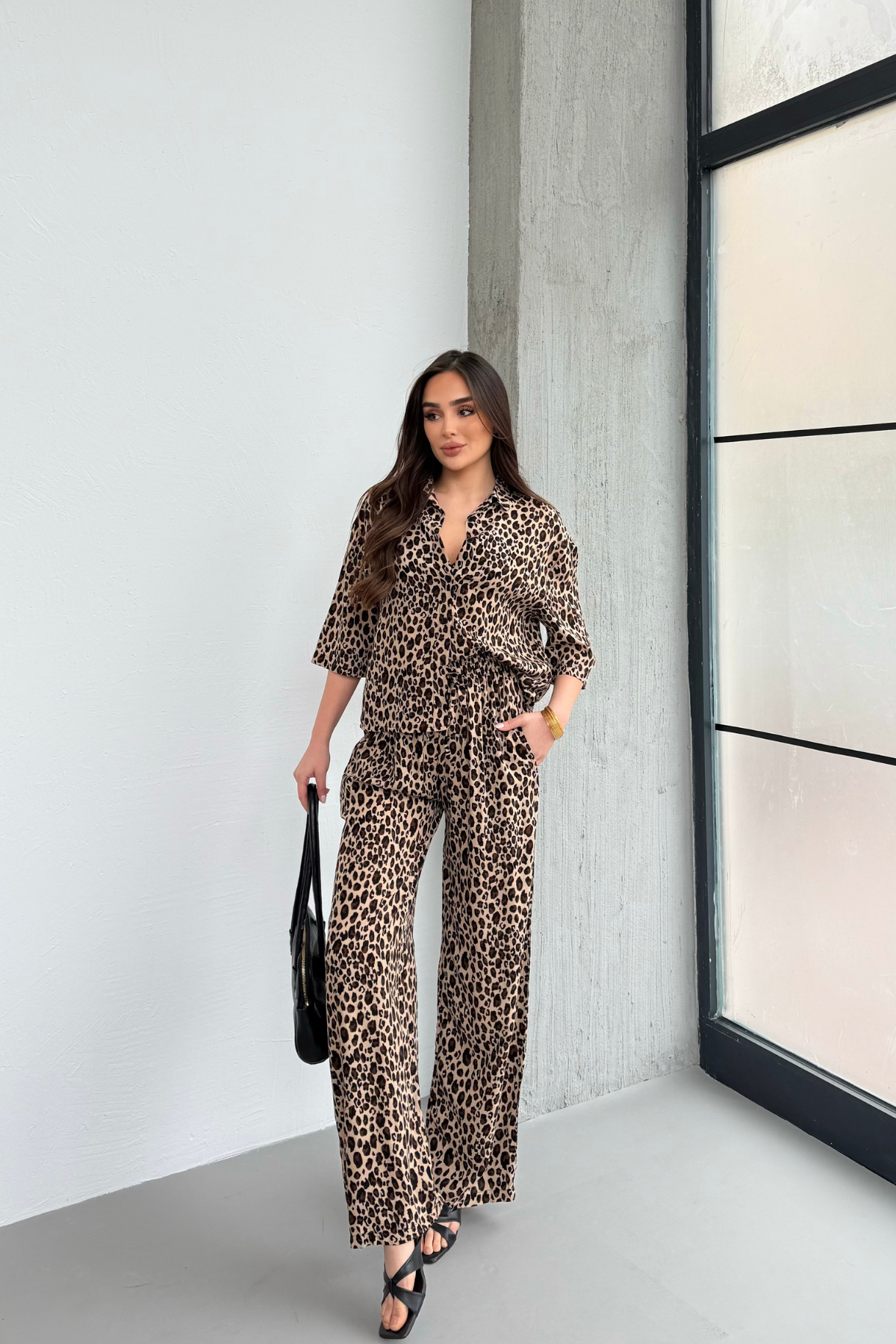 Leopar Ekru Dökümlü Dokuma Viskon Gömlek  Beli Lastikli Pantolon İkili Takım