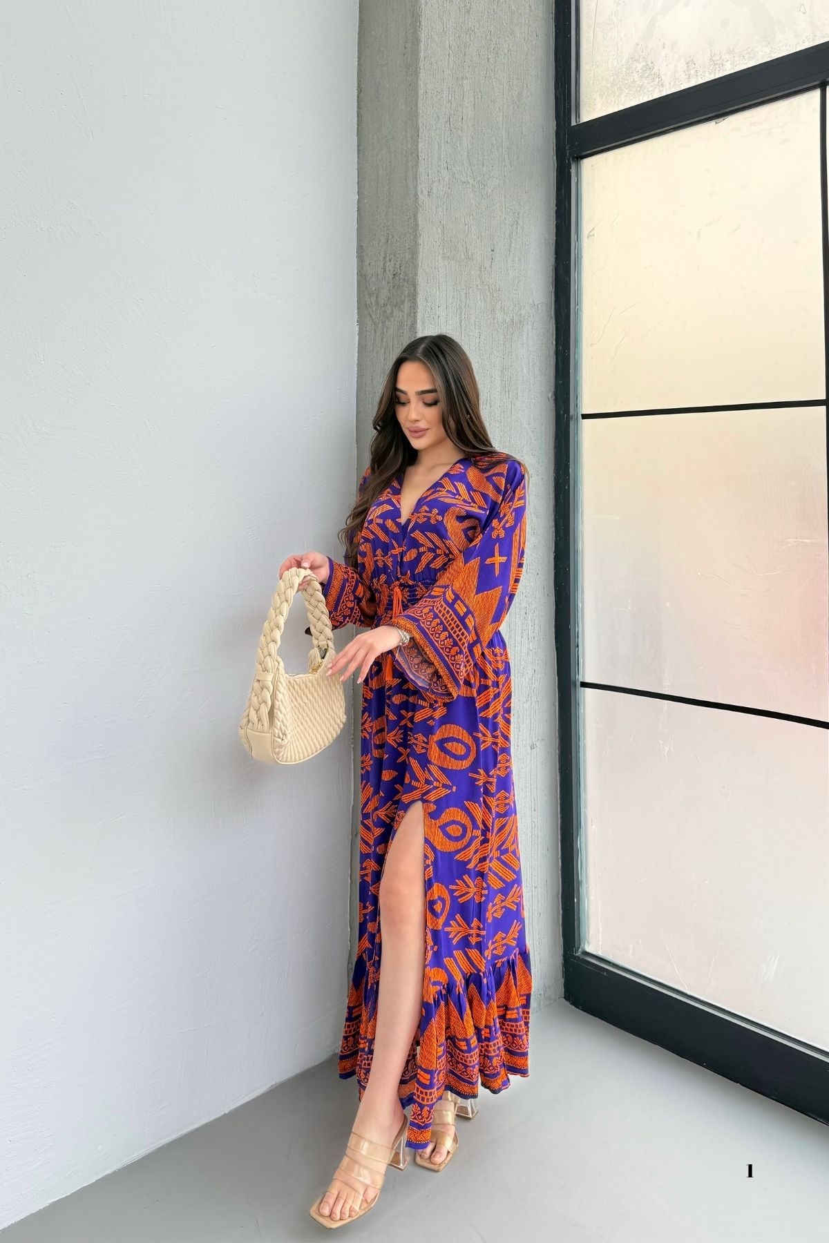 Turuncu Desenli Kruvaze Yaka Bağcıklı Uzun Kadın Elbise