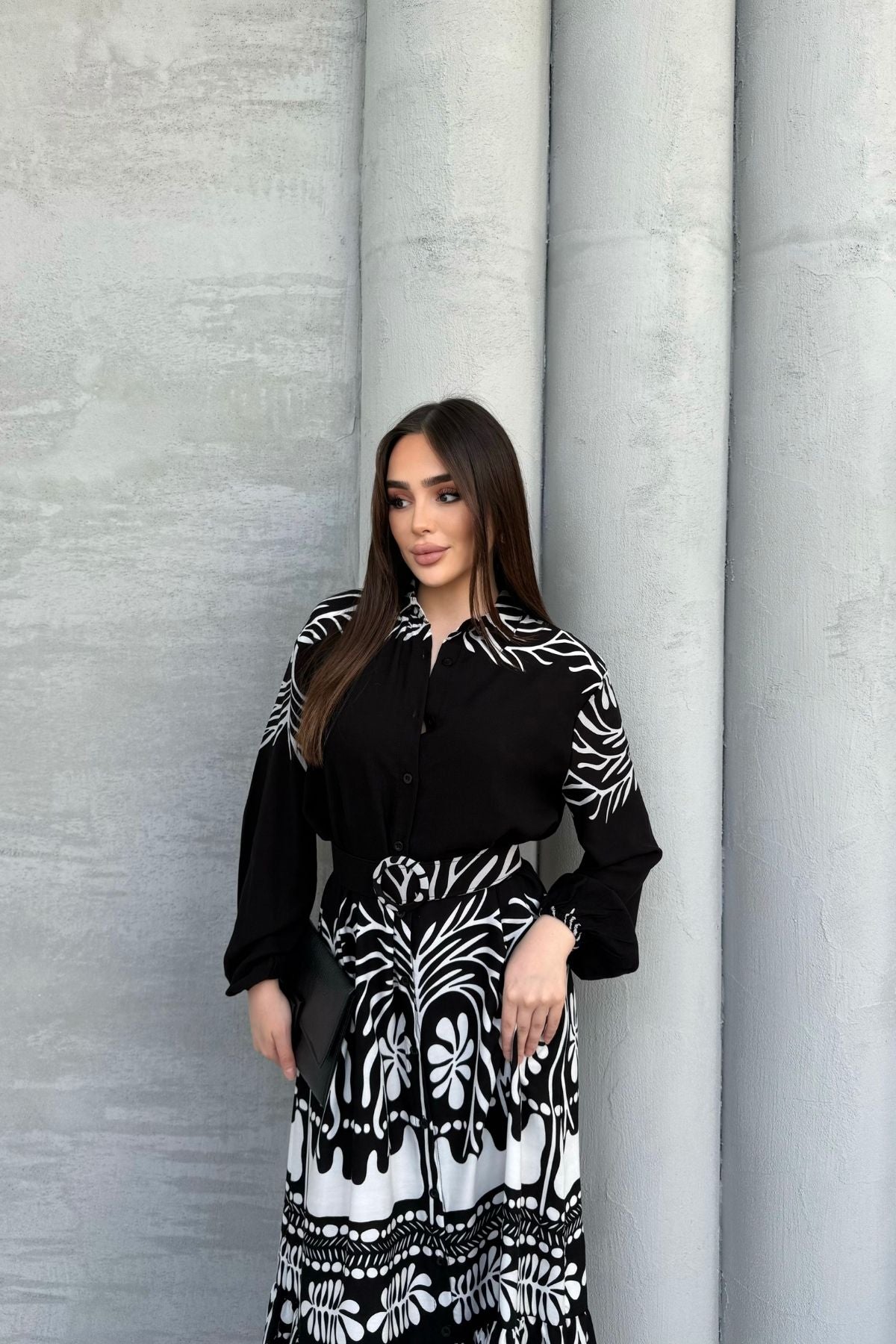 Uzun Kollu Beli Kemeler Desenli Uzun Kadın Elbise